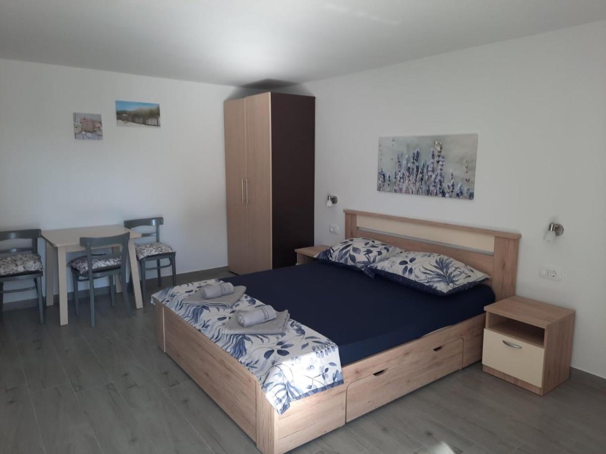 Apartmani Gabrijel Нови Винодолски Екстериор снимка