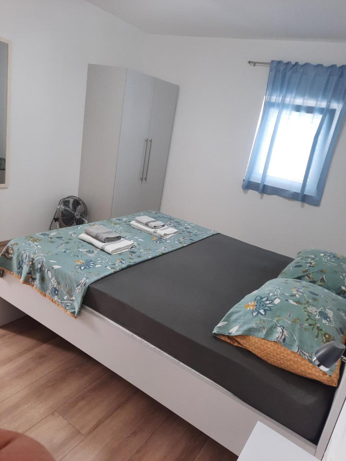 Apartmani Gabrijel Нови Винодолски Екстериор снимка